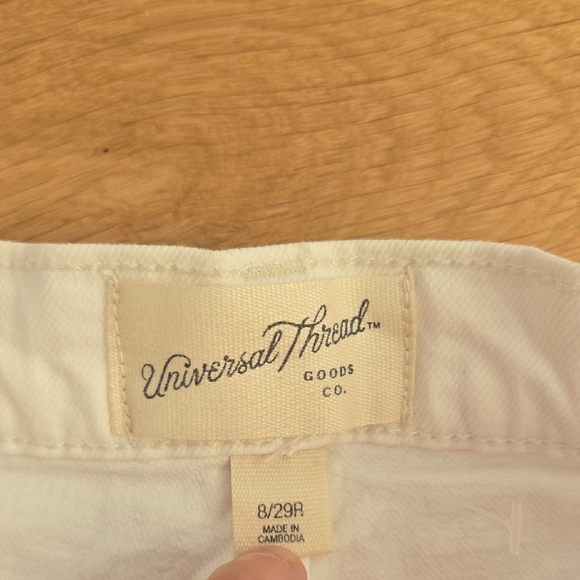 Universal Thread White Women's Bermuda Shorts, 8/29R, VGUC, Frayed Hem - Picture 6 of 8